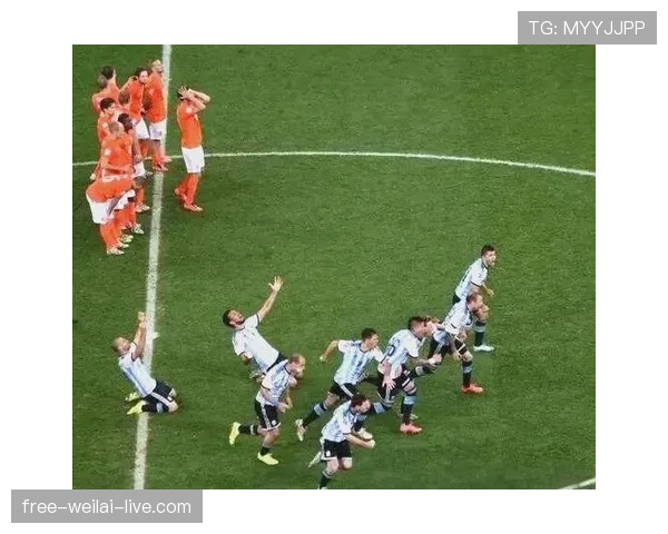 假动作规则：点球跑动时允许，踢球瞬间禁止并可黄牌