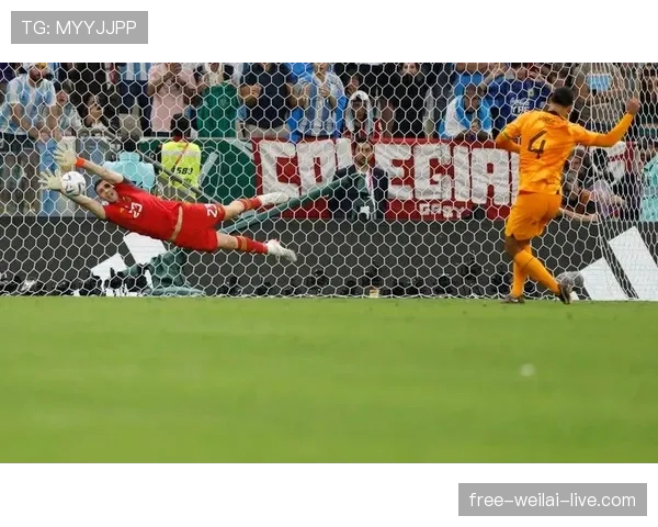 点球规则中主罚球员必须在裁判哨响后才能射门